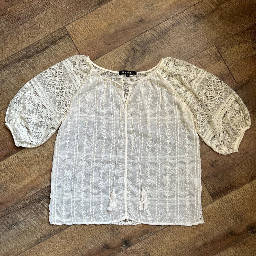 Hot and Delicious - Vintage Style Women's Blouse - Crème Color and Lace - Size S